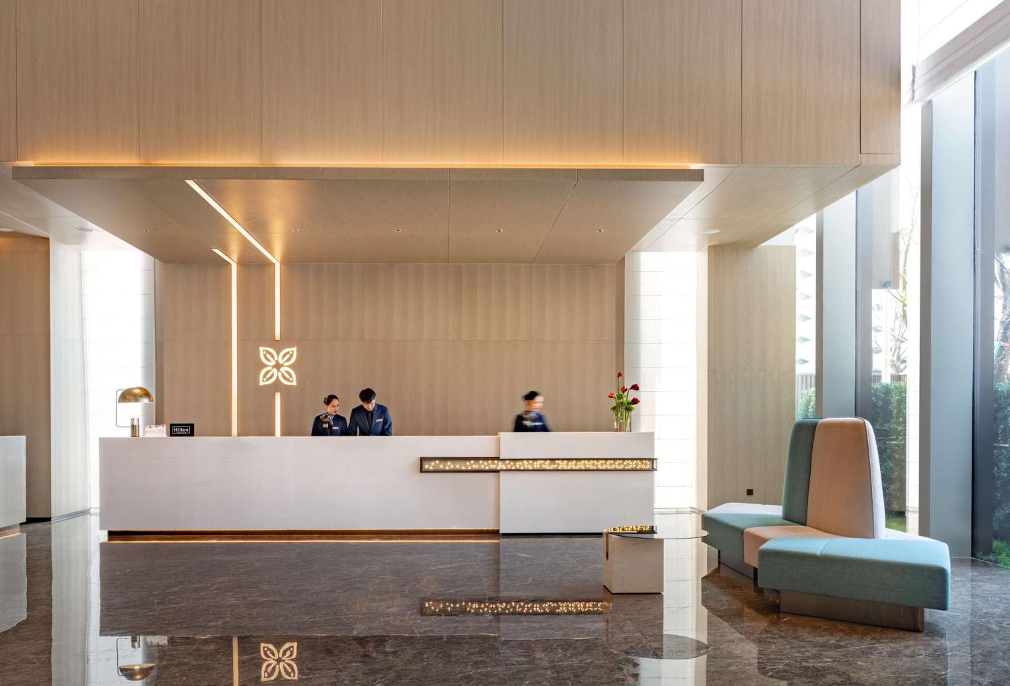Hilton Garden Inn Shenzhen World Exhibition & Convention Center Exterior foto