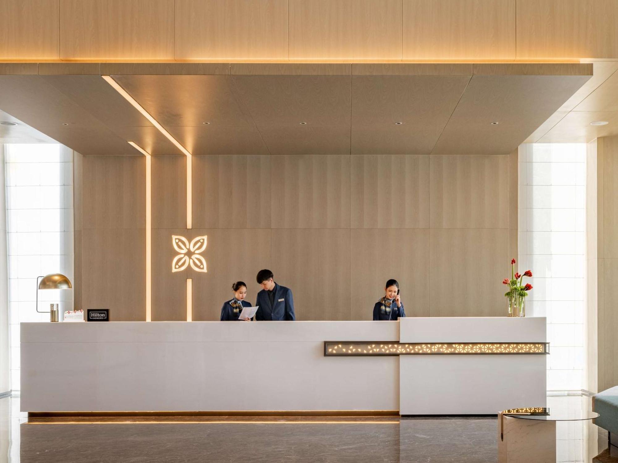 Hilton Garden Inn Shenzhen World Exhibition & Convention Center Exterior foto